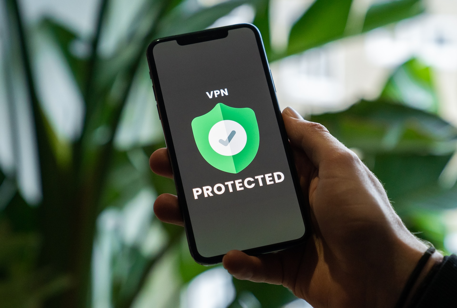 cellulare con la protezione tramite vpn formazione di tutti coloro che utilizzano i pc anche da casa (gatti compresi come in questo caso)